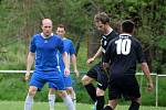 Fotbalisté TJ Měcholupy (na archivním snímku hráči z nedávného zápasu ve Štěnovicích - 2:1) porazili outsidera z Kasejovice 5:2.