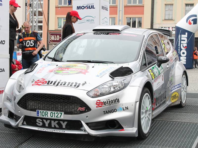 Cíl 50. Rallye Šumava Klatovy.