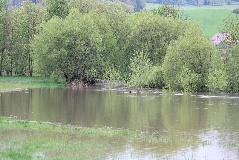 Zatopené louky v Dolanech a Svrčovci.