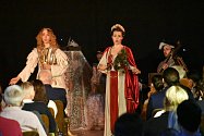 Opera Claudia Monteverdiho Tanec nevděčnic z roku 1608 ve špýcharu vodního hradu Švihov.