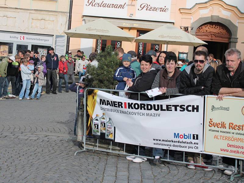 Cílová rampa 47. Rallye Šumava Klatovy.