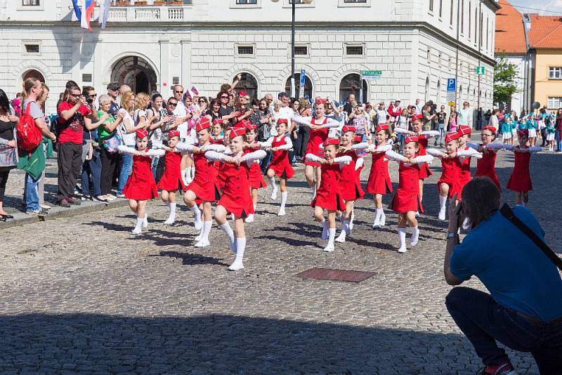 Klatovské mažoretky Modern se zúčastnili postupové oblastní soutěže v Žatci.