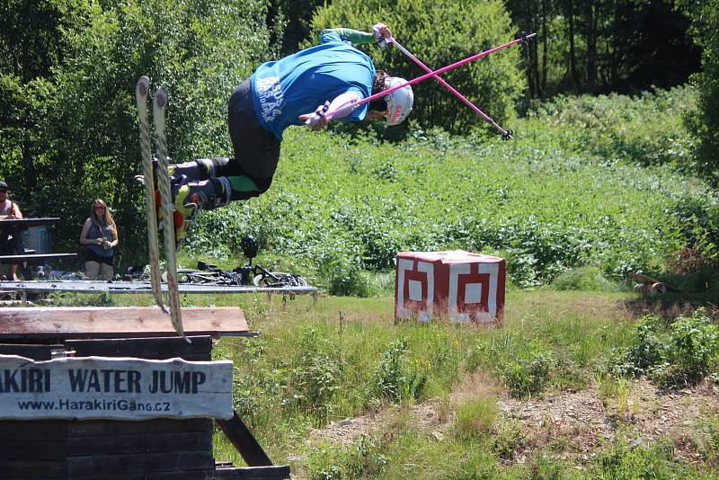 Harakiri water jump na Samotách.