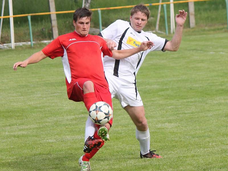 1. A třída: Svéradice (v bílém) - Pačejov 2:1.