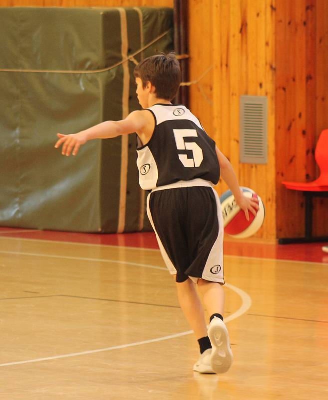 Grizzlies Plzeň U14 - Dresden Titans 67:63 - fotogalerie pátečního zápasu.