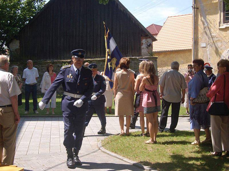 Myslív sraz rodáků svěcení praoru a znaku obce