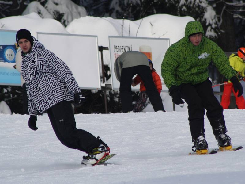 Zahájení lyžařské sezony na Šumavě. Ski areál Špičák 8. 12. 12