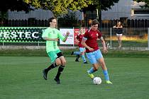 I. A třída Středočeského kraje U19, skupina D, 6. kolo: TJ Viktoria Vestec - TJ Ligmet Milín (na snímku fotbalisté v zelených dresech) 2:5 (2:2).