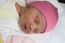 Anna Hosnedlová z Čachrova se narodila v klatovské porodnici 14. dubna ve 2.47 hodin. Vážila 3250 gramů a měřila 49 cm. Rodiče Alena a Radek věděli, že přinesou domů Danielovi (2) sestřičku.