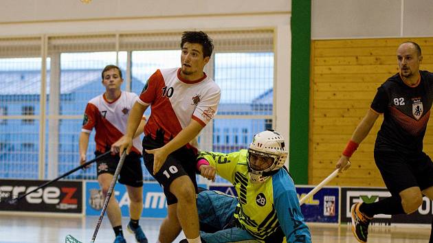 2. kolo Poháru Českého florbalu: Sport Club Klatovy (červenobílí) vs. SK Meťák České Budějovice 15:4.