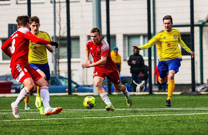 FORTUNA divize A (17. kolo): SK Petřín Plzeň - SENCO Doubravka (žlutí) 0:3.