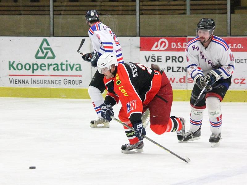 Přebor Strakonicka 2016/2017: TJ Start Luby (černé dresy) - HC Horažďovice 2:9