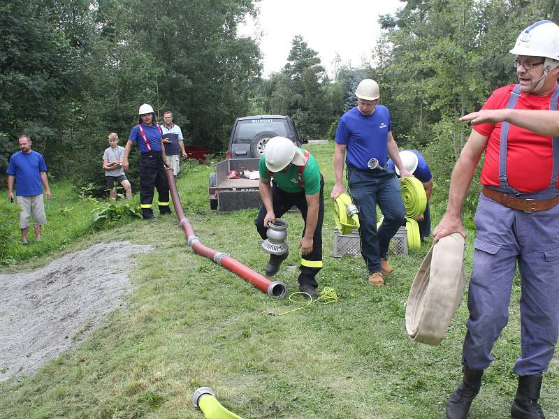 Hasičská soutěž ve Svrčovci.