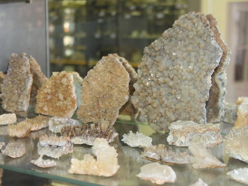 Muzeum šumavských minerálů ve Velharticích