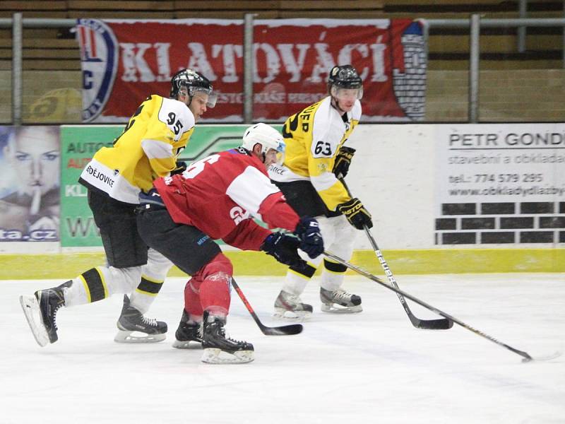 2. liga play-off 2016/2017: SHC Klatovy (červené dresy) - HC Moravské Budějovice 2005 5:2