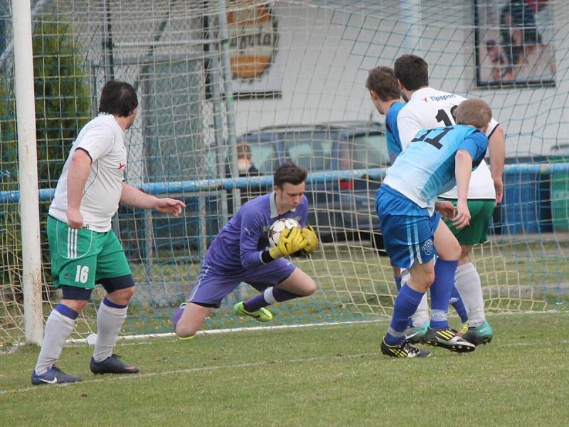 Krajský přebor mužů: Horažďovice (v modrém) - Stod 2:1.