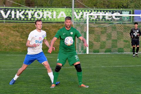 I. A třída Středočeského kraje, skupina A, 22. kolo: Viktoria Vestec (na snímku fotbalisté v zelených dresech) - SK Kladno B 3:0 (0:0).