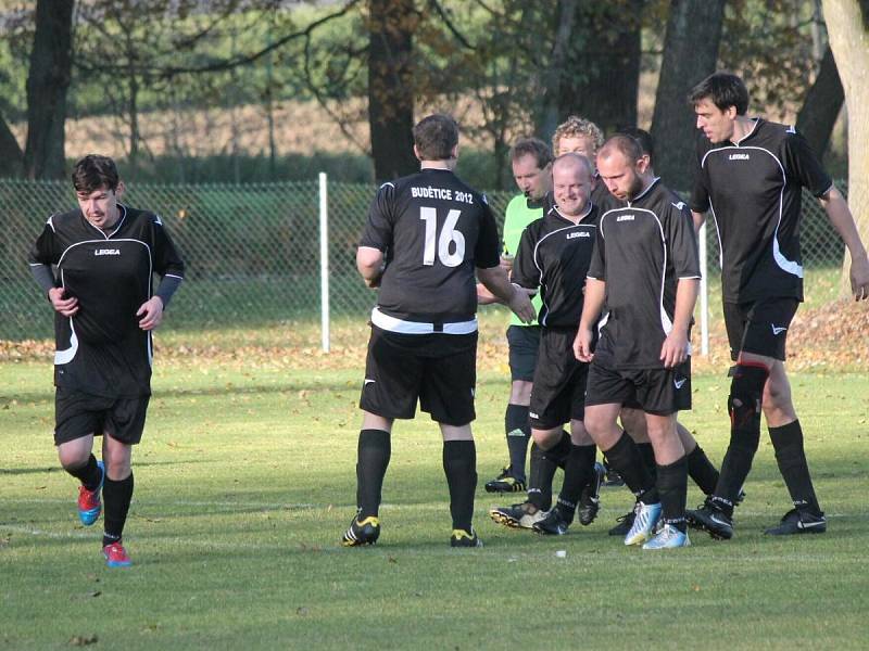 IV. třída: Kolinec (v modrém) - Budětice 0:1.