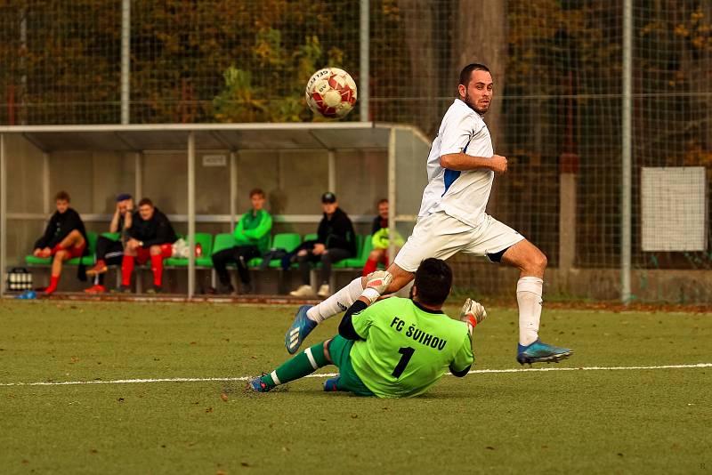 10. kolo okresního přeboru: TJ Sušice B (na snímku fotbalisté v bílých dresech) - FC Švihov 2:2 (1:1).