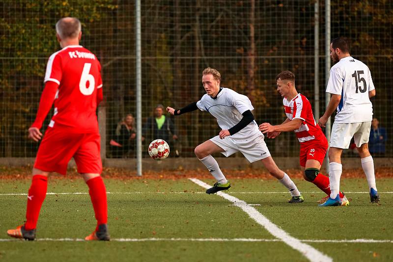 10. kolo okresního přeboru: TJ Sušice B (na snímku fotbalisté v bílých dresech) - FC Švihov 2:2 (1:1).