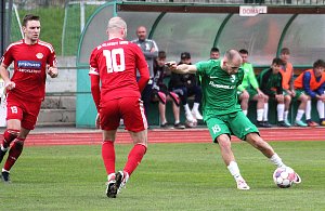 FORTUNA divize A, 19. kolo: FK Slavoj Český Krumlov - SK Klatovy 1898 (na snímku fotbalisté v červených dresech) 4:0 (2:0).