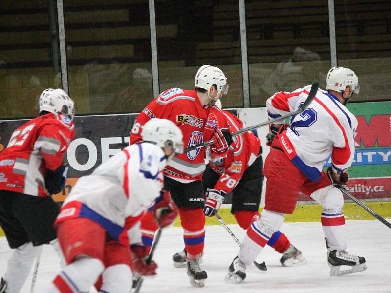 Krajská liga: HC Klatovy B (červené dresy) - HK Rokycany 5:4