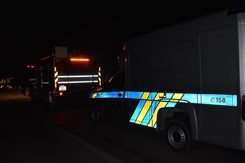 Tragická dopravní nehoda u Janovic nad Úhlavou, při níž po střetu s osobním vozem zemřel cyklista.