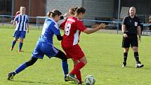 9. kolo divize žen, skupina C: SK Klatovy 1898 (na snímku fotbalistky v červených dresech) - TJ Jiskra Domažlice 1:1 (1:0).