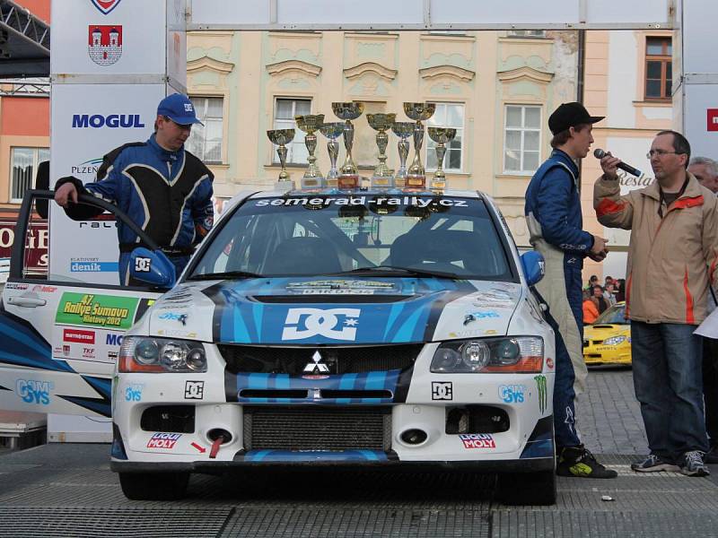 Cílová rampa 47. Rallye Šumava Klatovy.