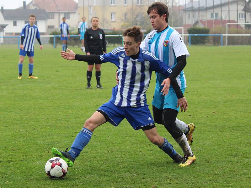 Krajský přebor staršího dorostu 2017/2018: Nýrsko (tmavě modré dresy) - Město Touškov 6:0