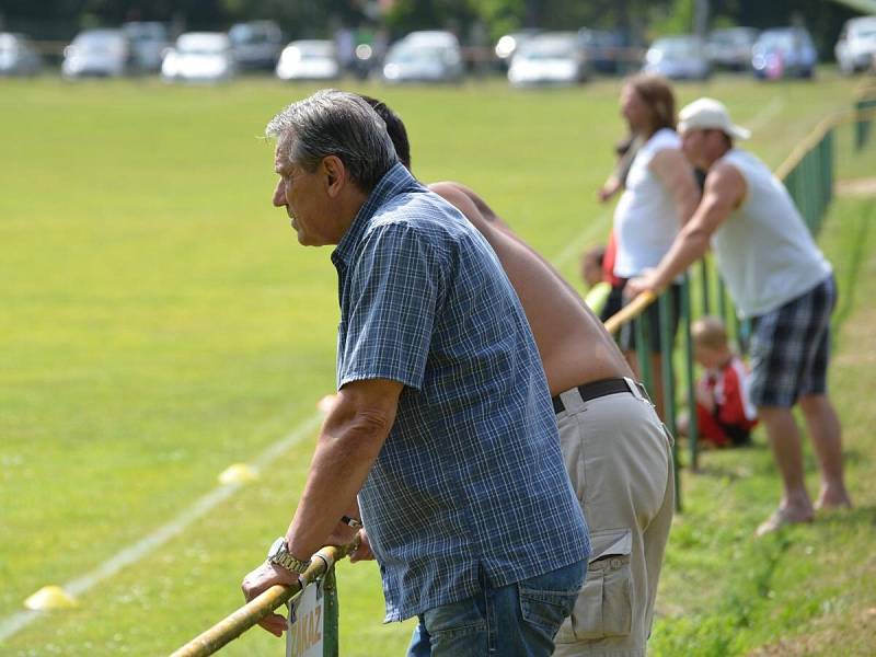 Oslavy 60. výročí založení FK Svéradice. Zápas starších přípravek Svéradice - Chanovice.