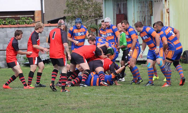 Druhé kolo Poháru Čechy v rugby - zápas Rugby Šumava Nýrsko (červení) - ARC Iuridica Praha