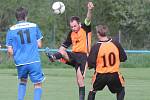 1. B třída, skupina B: Strážov (v modrém) - Hradešice 1:1.