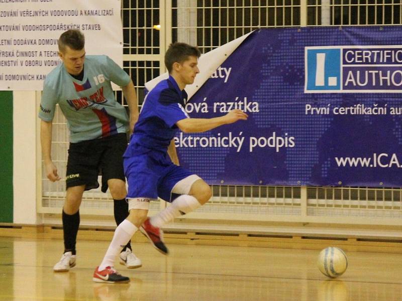 V Klatovech se bojovalo v okresní soutěži ve futsalu o "bednu".