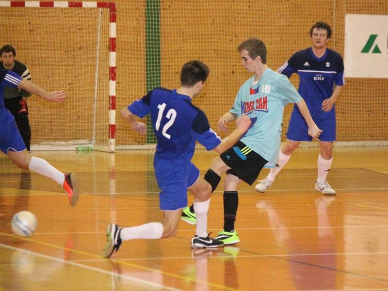 V Klatovech se bojovalo v okresní soutěži ve futsalu o "bednu".