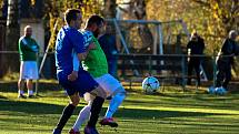 Fotbalisté FK Svéradice (na archivním snímku fotbalisté v zelených dresech) prohráli na závěr podzimní části sezony na půdě Losiné 1:4.