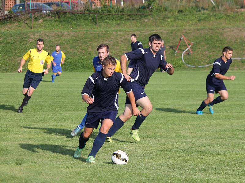 IV. třída 2016/2017: Ježovy (modrožluté dresy) - Křenice 6:1