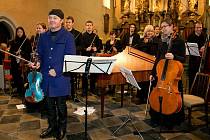 Adventní koncert Pavla Šporcla a žáků ZUŠ Horažďovice a orchestru Pellant Collegium v Horažďovicích 14. 12. 2013