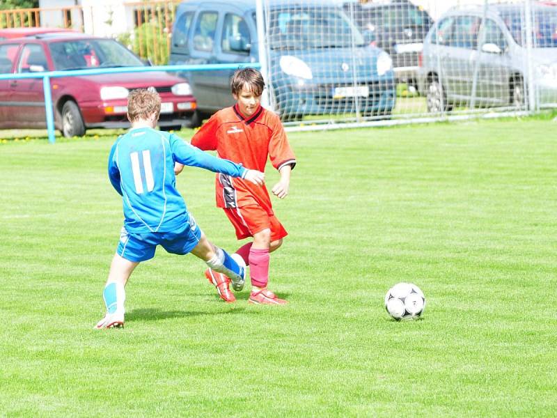 Okresní přebor starších žáků Strážov - Hrádek 12:0.