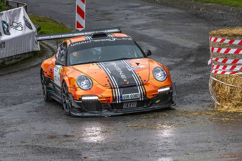 43. ročník Invelt Rally Pačejov vede po prvním dnu Jan Kopecký.