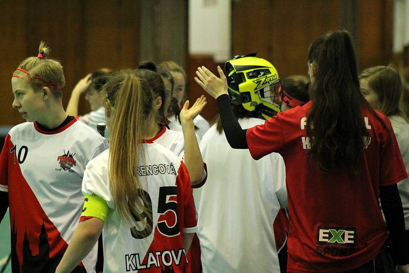 2. liga dorostenek: Sport Club Klatovy - Kanonýři Kladno 11:1.