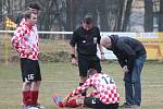 Krajský přebor mužů: Luby (v červeném) - Klatovy 0:3.