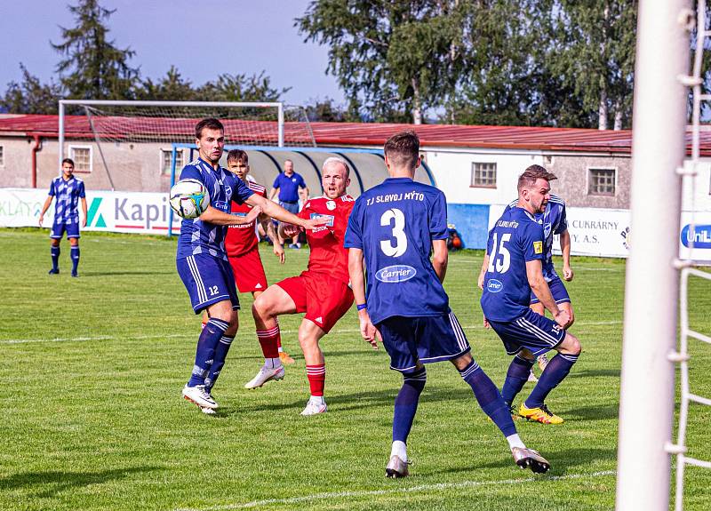 2. kolo FORTUNA divize A 2021/2022: SK Klatovy 1898 (červení) - Slavoj Mýto 3:0 (0:0).