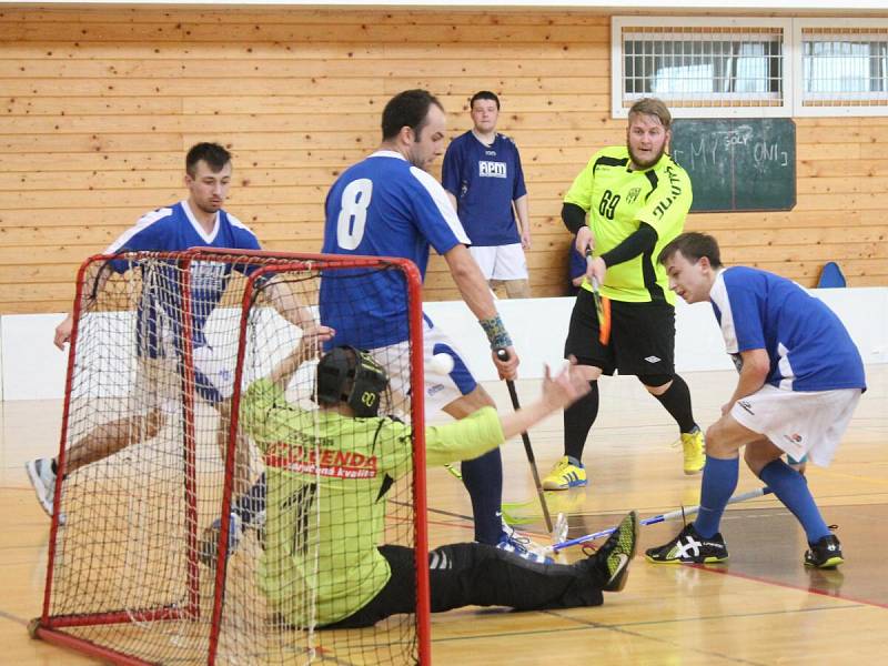 Karlovarská a Plzeňská liga mužů: FBC APM Automotive Kdyně - FK DDM Klatovy (ve žlutém) 2:19.