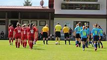 1. kolo divize C ženy: TJ Calofrig Borovany – SK Klatovy 1898 (na snímku fotbalistky v červených dresech) 2:7