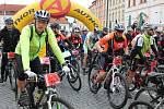 Na trasu 70 km cyklomaratonu Author Král Šumavy 2015 odstartovali v Klatovech bikeři 30. května v 9 hodin.