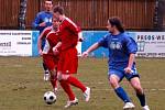 Fotbalisté Klatov (v červených dresech) v utkání divizní skupiny A doma remizovali s favorizovanou Třeboní 0:0.