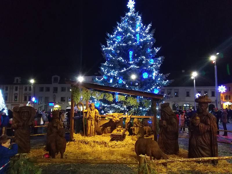 Rozsvícení vánočního stromu v Klatovech a výzdoba centra.