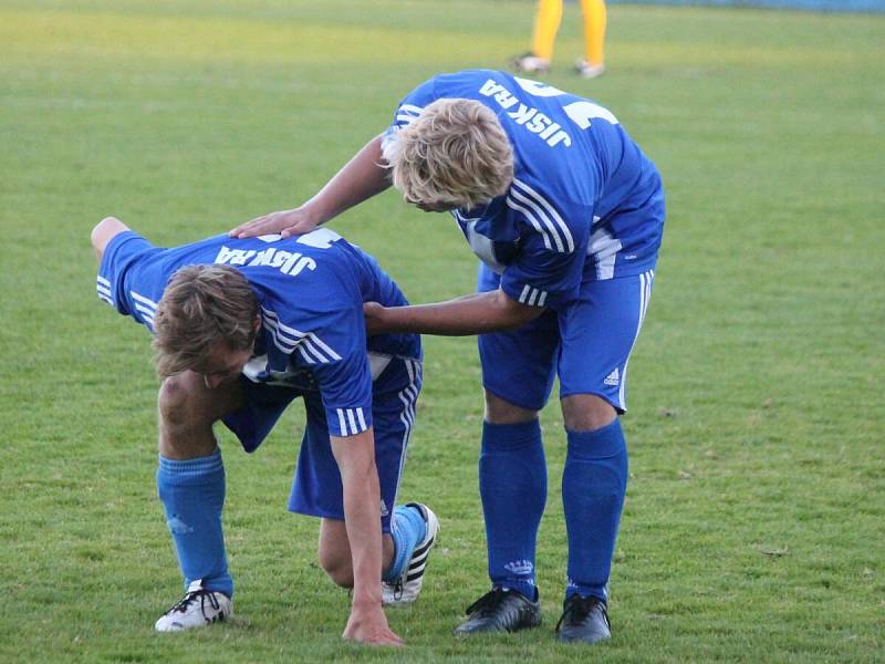 Krajský přebor: Klatovy (v bílém) - Domažlice B 3:2.