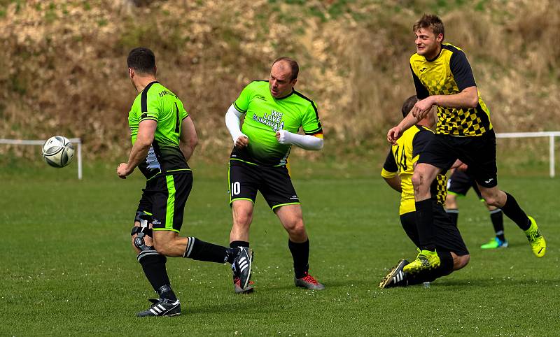 17. kolo III. třídy: Sokol Hartmanice (žlutočerní) - Železná Ruda 3:1.